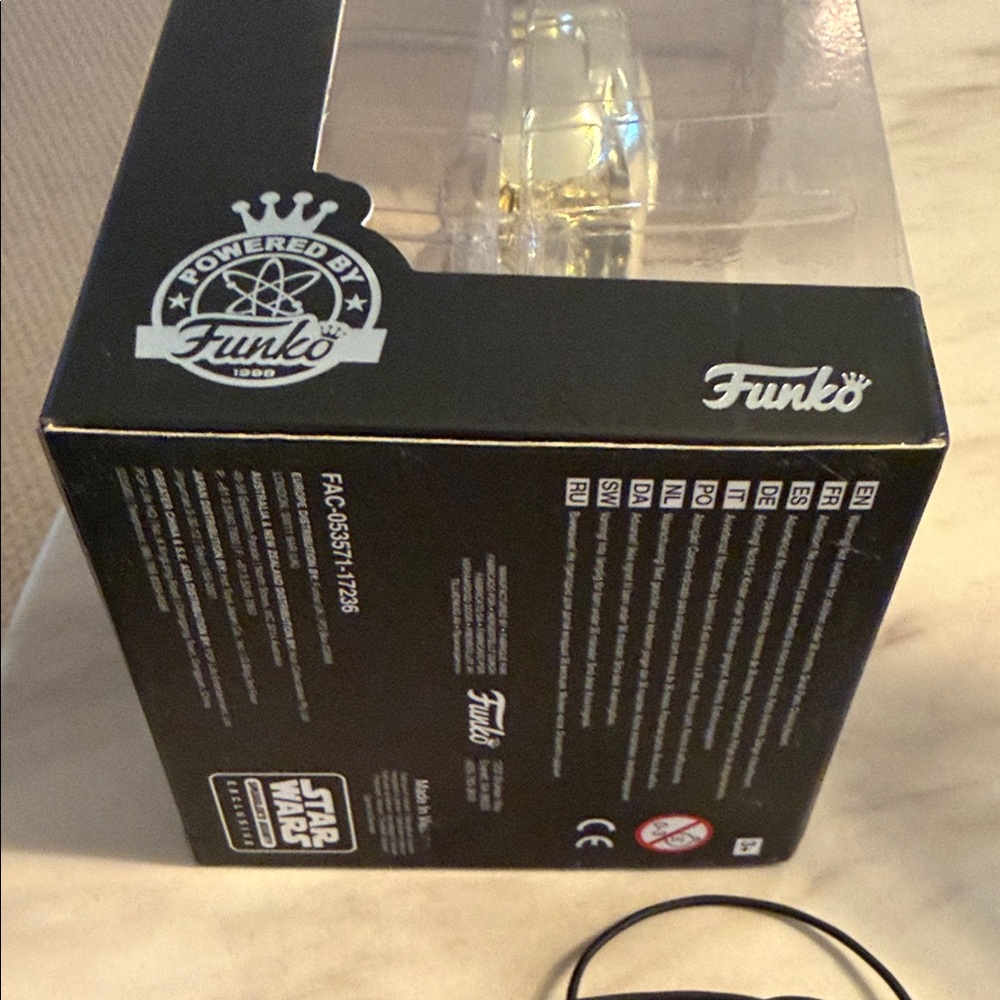 Funko StarWars Gold colored Rebel Pilot Collectible Boss 2016 Smuggler’s bounty - Picture 9 of 14